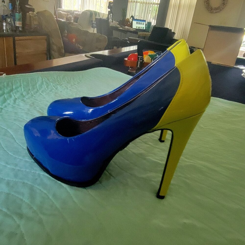 SIMPLY VERA WANG "SVDANI BLUE" and Neon Platform Pump Heels - Size 9 MED